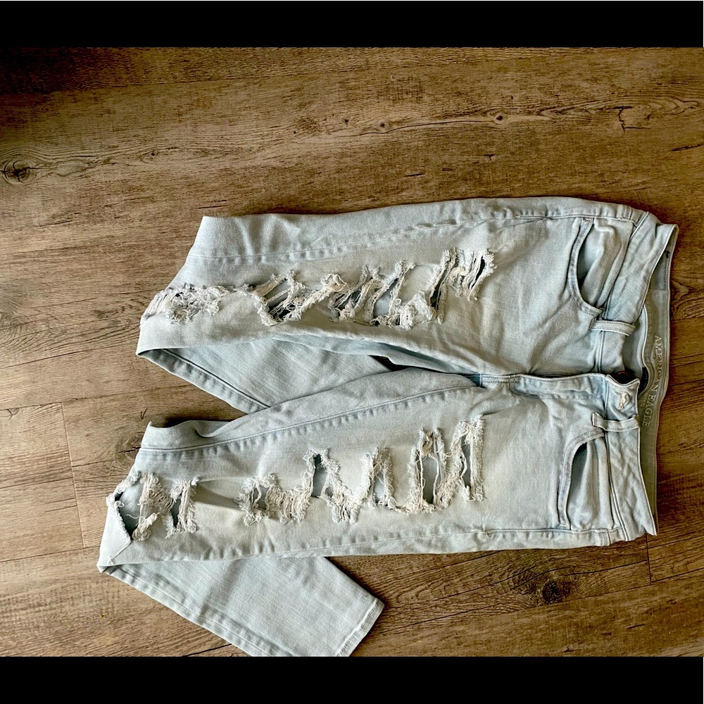 Ripped American Eagle Jeggings.